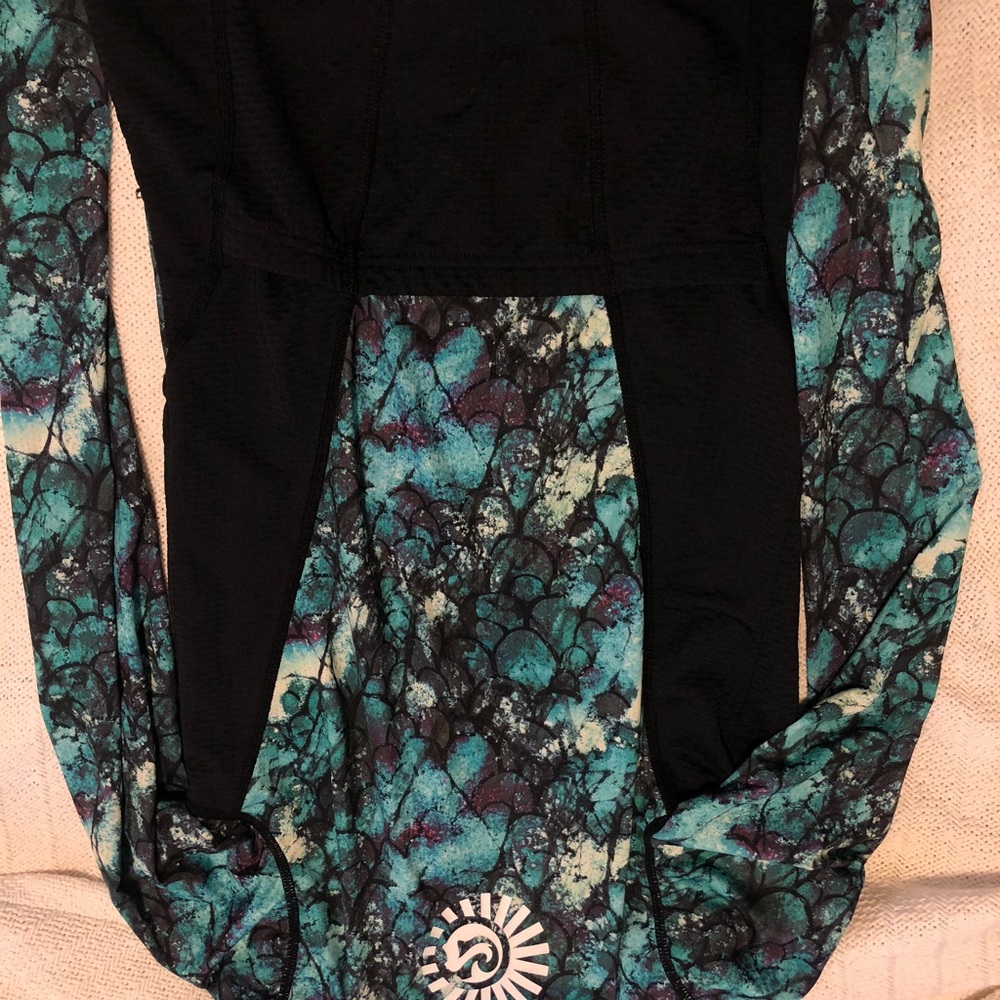 Long sleeve multi sport top